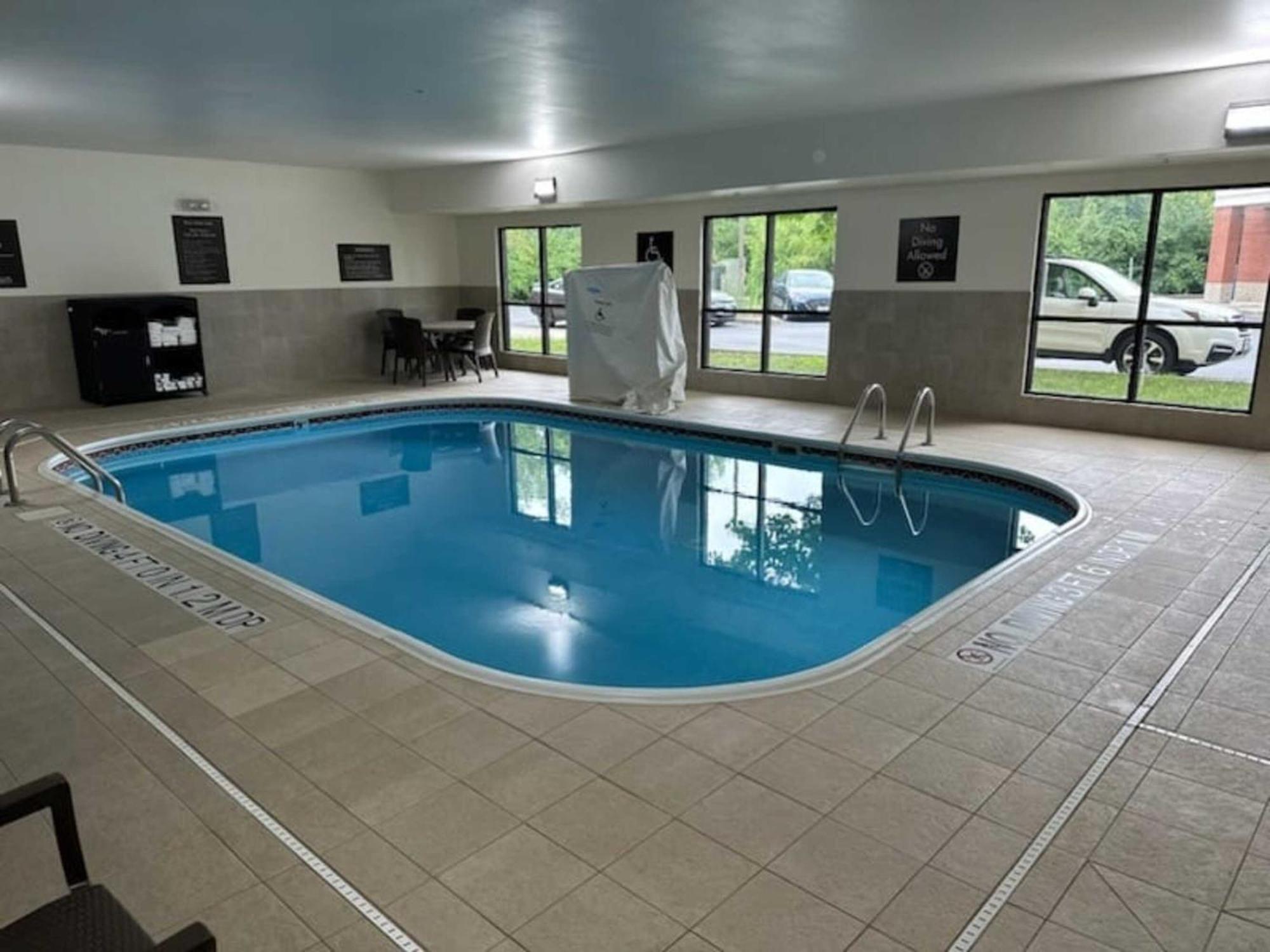 Comfort Inn & Suites Middletown - Franklin Esterno foto